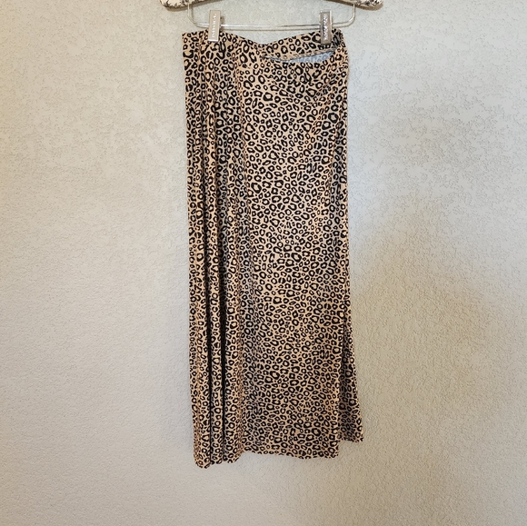 Christopher& Banks leopard print midi skirt size Small New - Picture 2 of 5